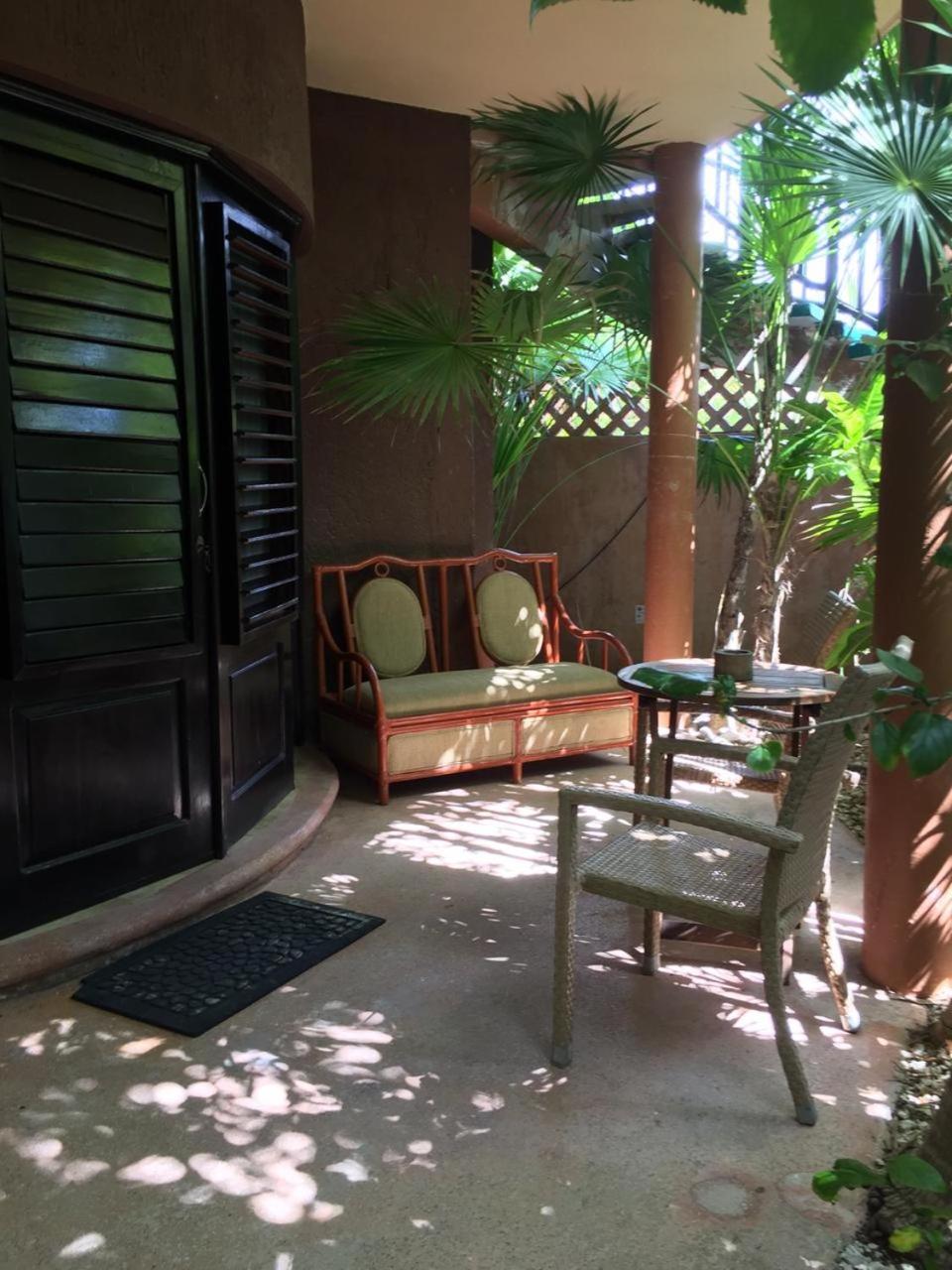 Cocos Cabañas Playa del Carmen Adults Only Hotel Exterior foto